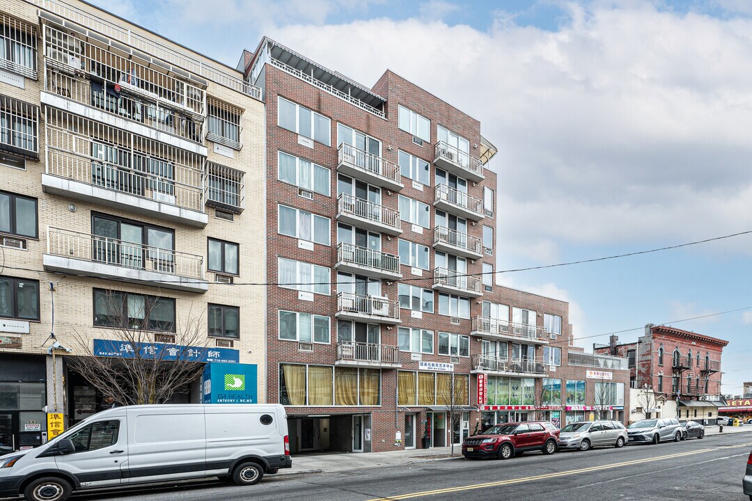 949 60th St in Brooklyn, NY - Building Photo