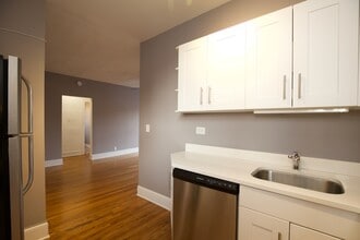 632 W Stratford Pl, Unit A08C in Chicago, IL - Building Photo - Building Photo