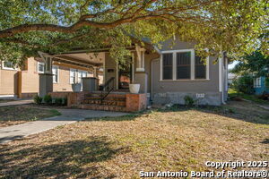 322 Carnahan St in San Antonio, TX - Building Photo