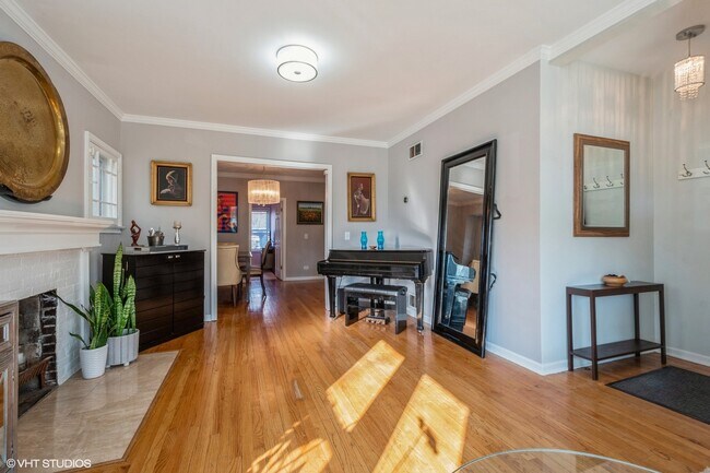 2018 Dodge Ave in Evanston, IL - Building Photo - Building Photo