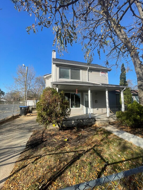 436 S Washington St in Ypsilanti, MI - Building Photo