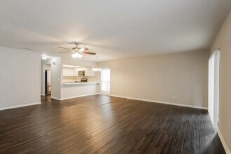 814 Settlers Rd in Tampa, FL - Foto de edificio - Building Photo