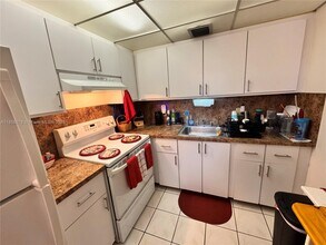 13475 SW 9th St in Pembroke Pines, FL - Building Photo - Building Photo