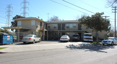 5930-5944 Riverton Ave in North Hollywood, CA - Building Photo - Building Photo