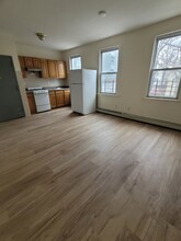 360 W Side Ave, Unit 2 in Jersey City, NJ - Building Photo - Building Photo