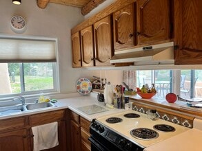 128 Dona Ana Dr, Unit 203 in Taos, NM - Foto de edificio - Building Photo