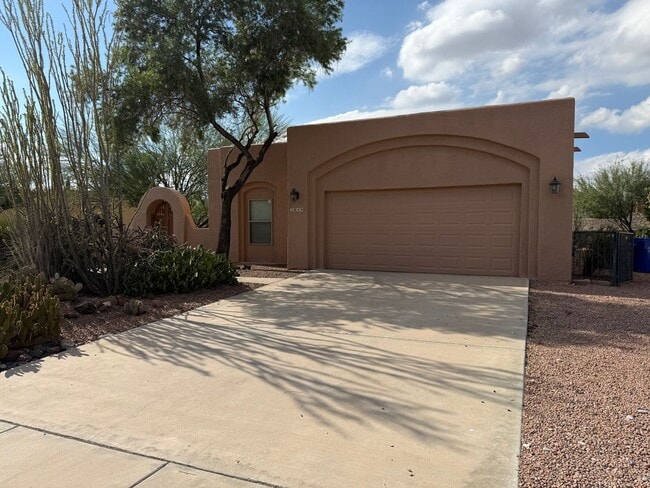 2899 Longbow Dr