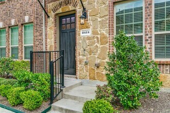 2414 Klamath Dr in Lewisville, TX - Building Photo - Building Photo
