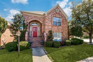 18504 Shelton Way in Dallas, TX - Building Photo