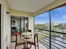 2304 S Cypress Bend Dr in Pompano Beach, FL - Building Photo