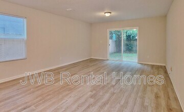 8513 Berry Ave in Jacksonville, FL - Building Photo - Building Photo
