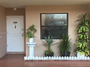 5835 W 20th Ave-Unit -47 in Hialeah, FL - Building Photo - Building Photo