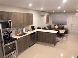 1648 Funston St in Hollywood, FL - Building Photo