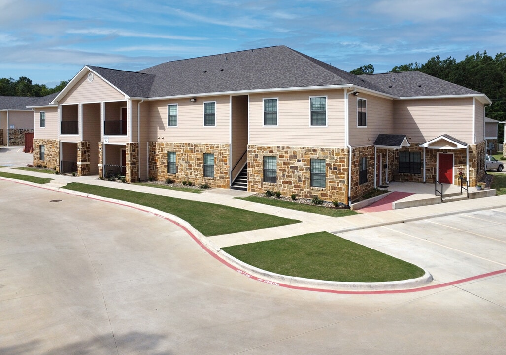 Garden Hill Luxury Apartments in Lindale, TX - Building Photo