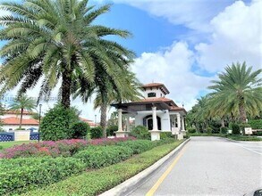 11717 SW 13th Ct in Pembroke Pines, FL - Building Photo - Building Photo