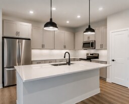 818 Singleton Blvd in Dallas, TX - Building Photo