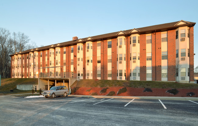 AHEPA 250 IV Senior Apartments in Niantic, CT - Building Photo - Building Photo