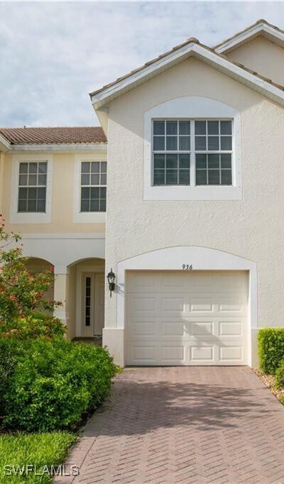 property at 936 Hampton Cir