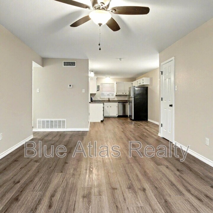 225 Bryan St in Denton, TX - Building Photo