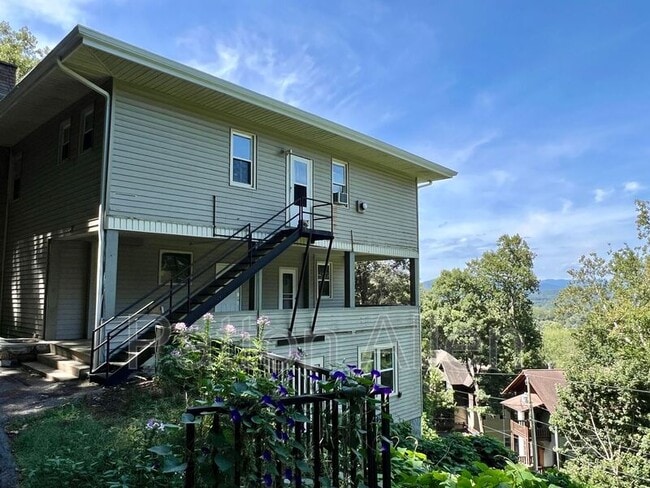 property at 37 Skyview Pl