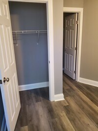 1607 Division St photo'