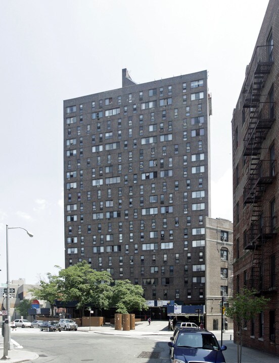 Twin Parks North West in Bronx, NY - Foto de edificio