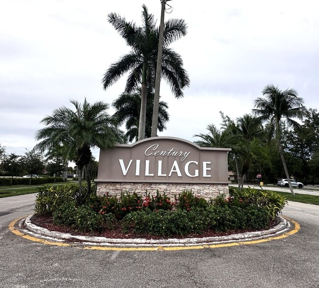 130 Dorchester E in West Palm Beach, FL - Building Photo - Building Photo