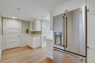 8703 Bradmoor Dr in Bethesda, MD - Building Photo - Building Photo