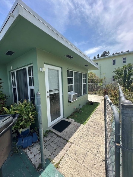 property at 1126 N H St