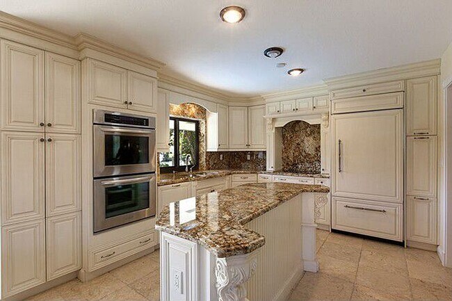 631 Oleander Dr in Hallandale Beach, FL - Building Photo - Building Photo