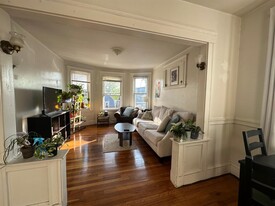 226 Summer St, Unit 2L in Somerville, MA - Building Photo
