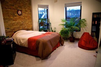 909 W Dakin St in Chicago, IL - Building Photo - Building Photo