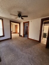 2548 Jackson St, Unit 1 in Dubuque, IA - Building Photo - Building Photo