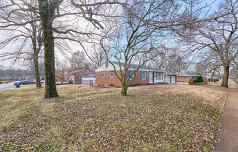 650 St Anthony Ln in Florissant, MO - Building Photo - Building Photo