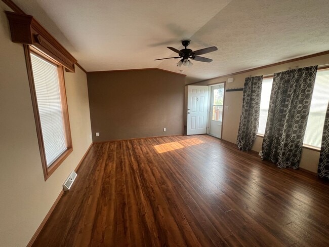 1046 Aiken Rd in Helena, MT - Building Photo - Building Photo
