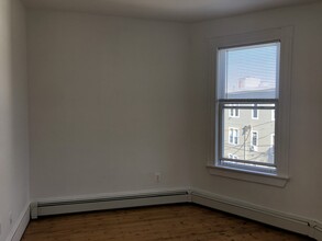 56 Portsmouth St, Unit 3 in Boston, MA - Foto de edificio - Building Photo