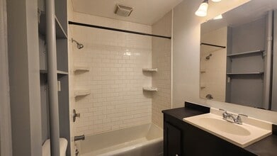 2108 W 5th St in Duluth, MN - Building Photo - Building Photo