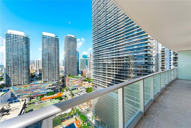 1100 S Miami Ave, Unit 2907 in Miami, FL - Foto de edificio - Building Photo