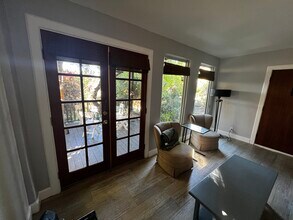 3450 Effie St, Unit Guest House in Los Angeles, CA - Building Photo - Building Photo