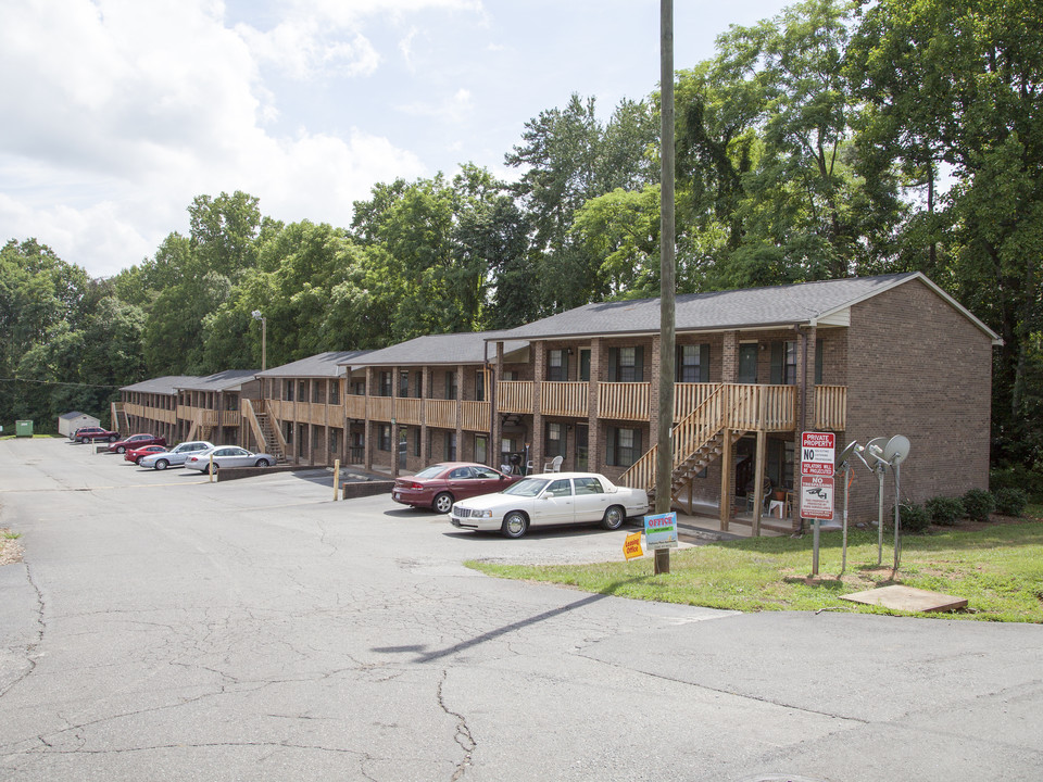 102 Penner St in Winston-Salem, NC - Foto de edificio
