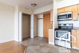 4180 N Marine Dr in Chicago, IL - Building Photo