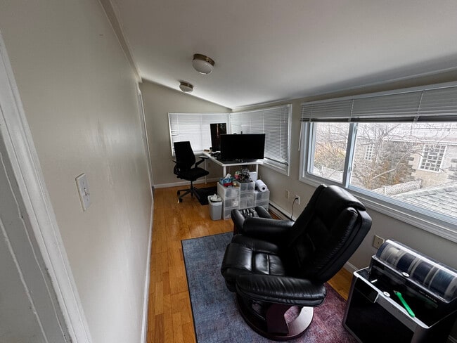 24 Burnham St, Unit 3