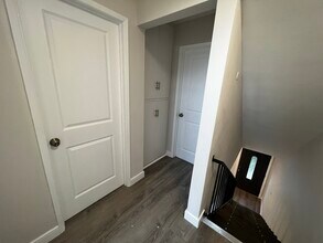 429 W Elk Ave in Glendale, CA - Building Photo - Building Photo