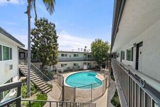 Stonewood in Downey, CA - Foto de edificio - Building Photo