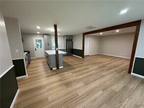 304 Birchwood Blvd in Baldwinsville, NY - Building Photo - Building Photo