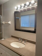 3453 NW 44th St in Lauderdale Lakes, FL - Building Photo - Building Photo