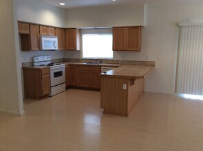 2206 Jakob Ave in La Grande, OR - Building Photo - Building Photo
