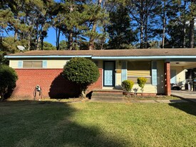 3122 Shirley Dr in Jackson, MS - Building Photo