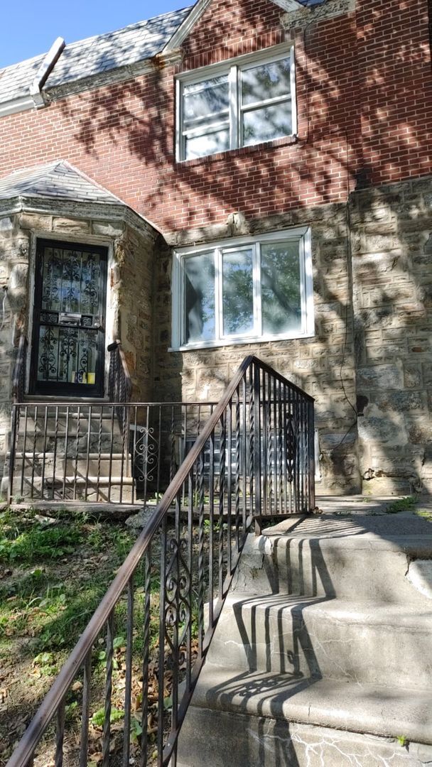 property at 5865 Kemble Ave