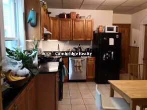 24 Hardwick St, Unit 3A in Cambridge, MA - Foto de edificio - Building Photo